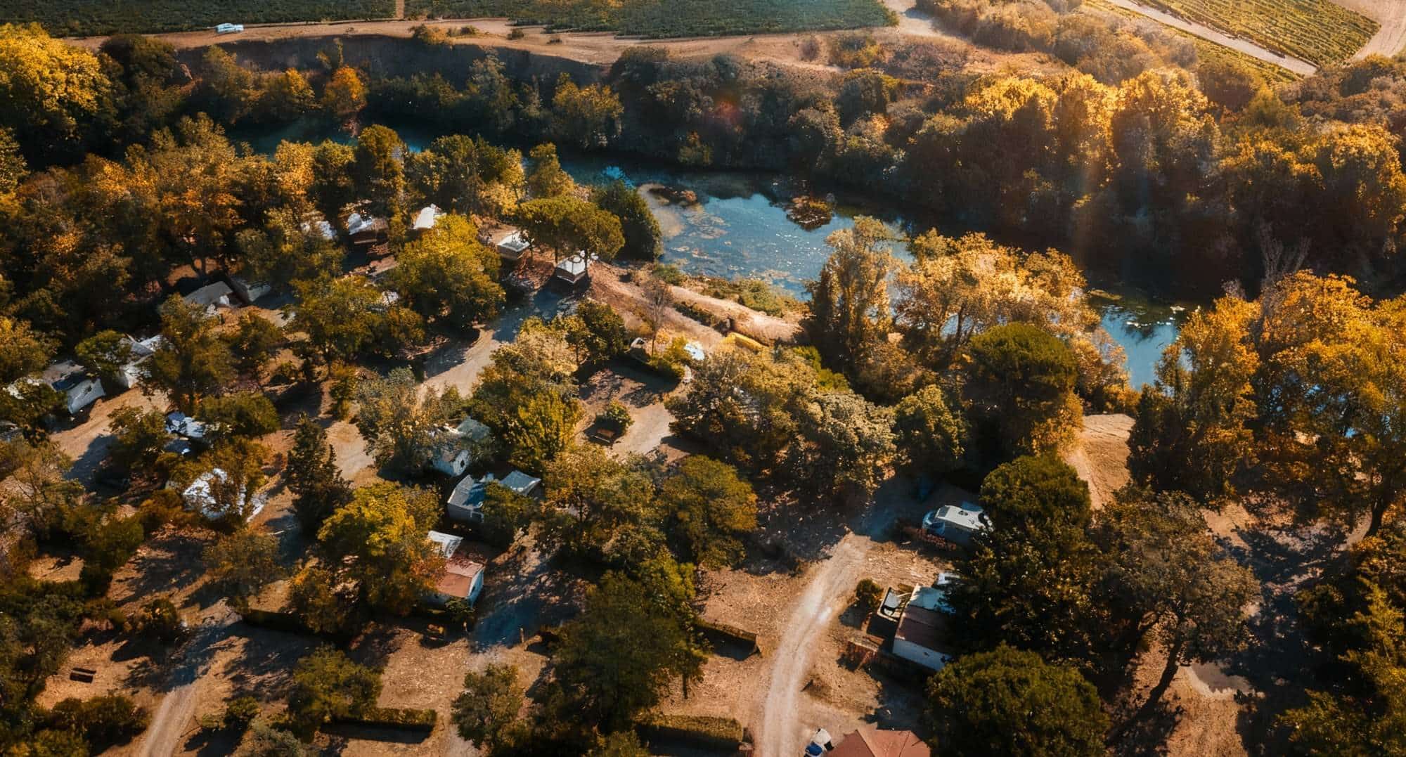 Vue aérienne Camping Vale de Cesse en soleil