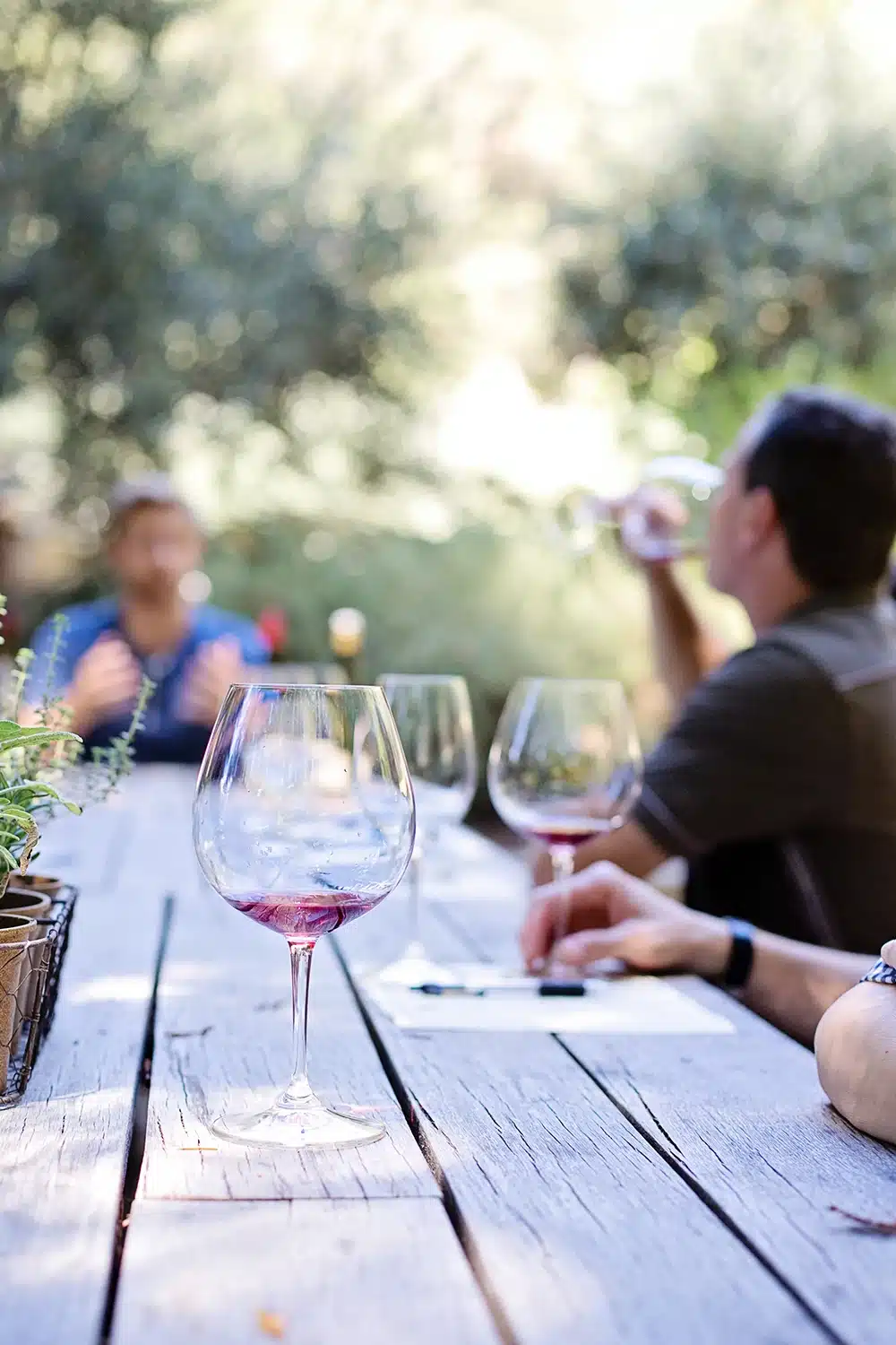 VDC table avec verres vides