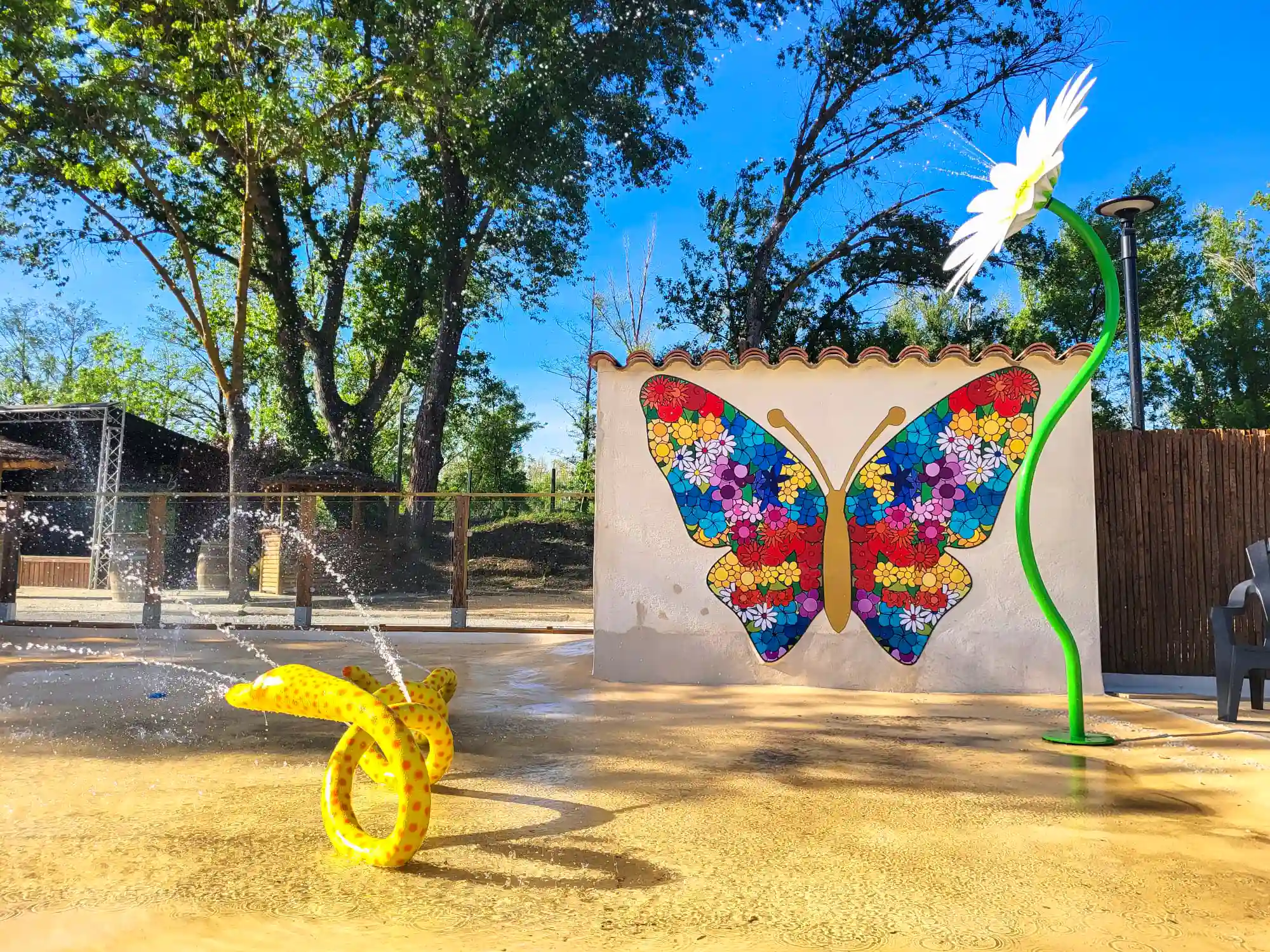 aire de jeux aquatiques camping le val de cesse