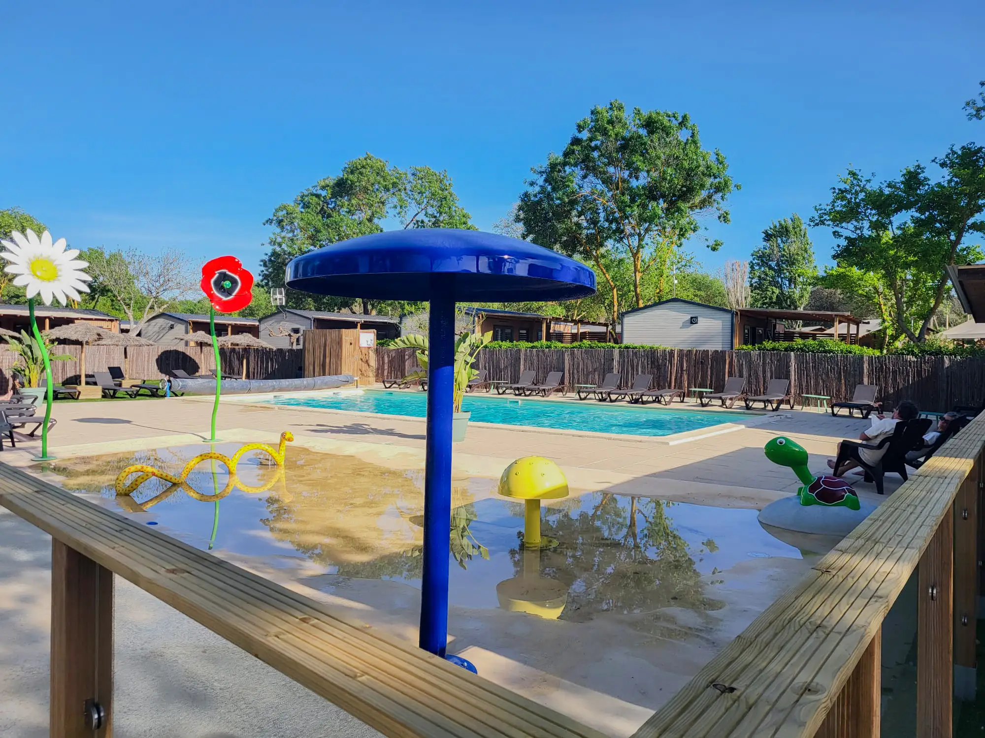aire de jeux aquatiques camping le val de cesse
